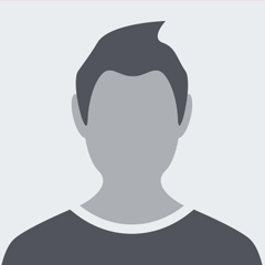 Graue Silhouette einer Person mit kurzen Haaren, die ein T-Shirt mit Rundhalsausschnitt trägt, auf hellem Hintergrund.